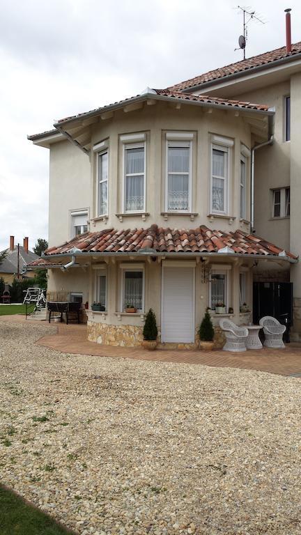 Villa Rubin Panzio Hajdúszoboszló Exterior foto